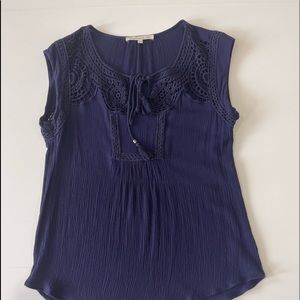 Daniel rainn top size S, crochet details on the front, length 24, dark blue